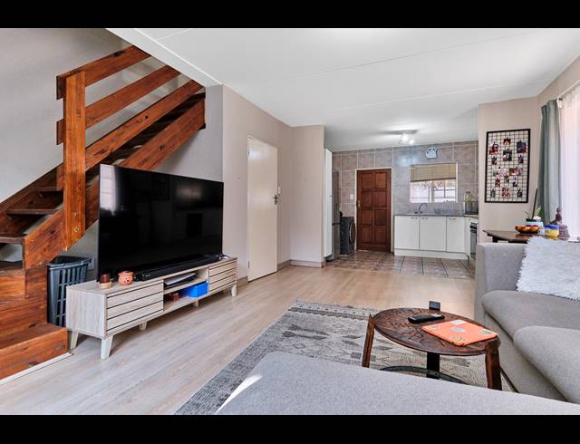 2 BEDROOM DUPLEX FOR SALE IN NORTH RIDING